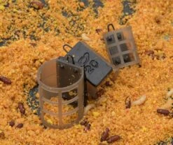 Cresta Plastic Cage Feeder 14 Cresta Plastic Cage Feeder -Visproducten Winkel cresta plastic cage feeder 2