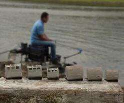 Cresta Plastic Cage Feeder 15 Cresta Plastic Cage Feeder -Visproducten Winkel cresta plastic cage feeder 3